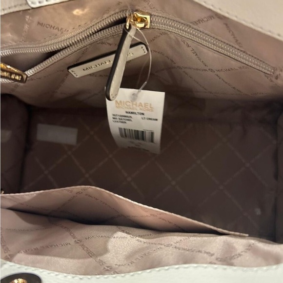 Michael Kors Hamilton Handbag - Picture 3 of 3